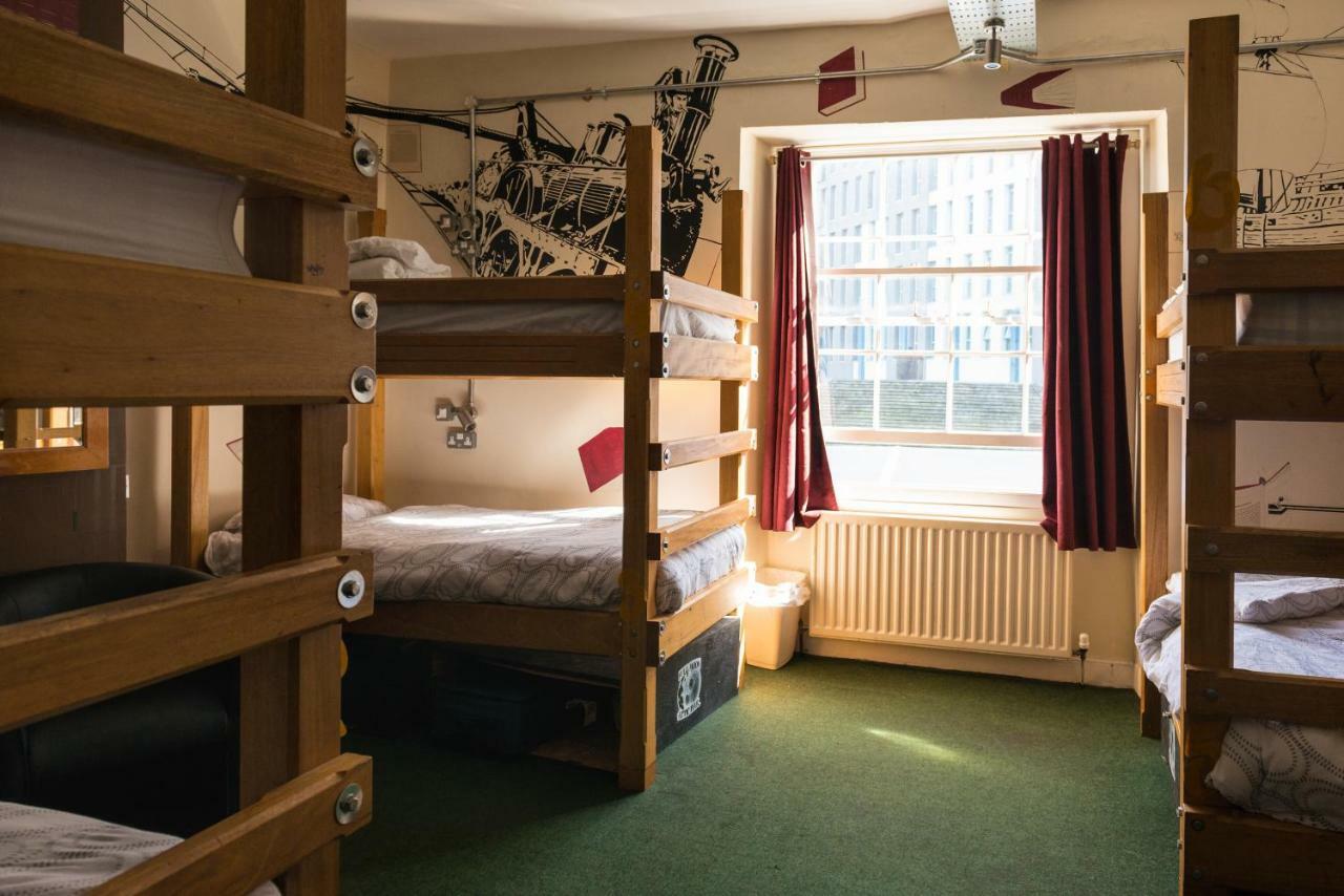 The Full Moon Backpackers Hostel *